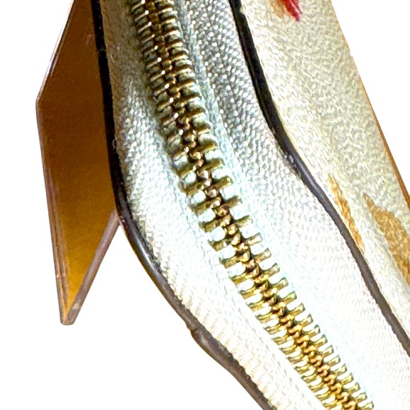 Coach Limiteded Edition continental zip around wallet With Pop Floral Print - Picture 5 of 16